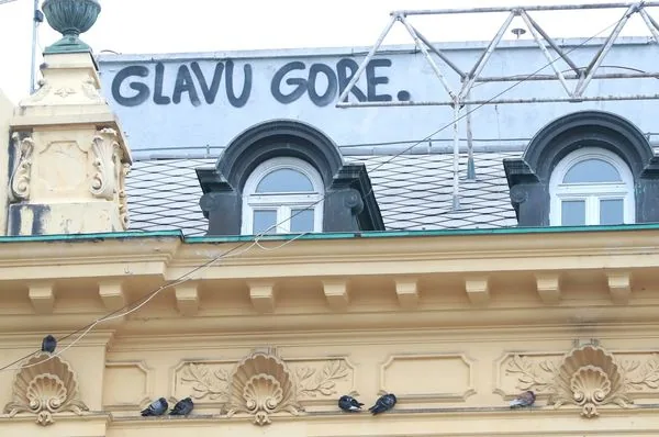 Glavu gore, nema predaje!